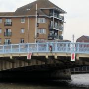 A major bridge in Great Yarmouth will close for maintenance work.